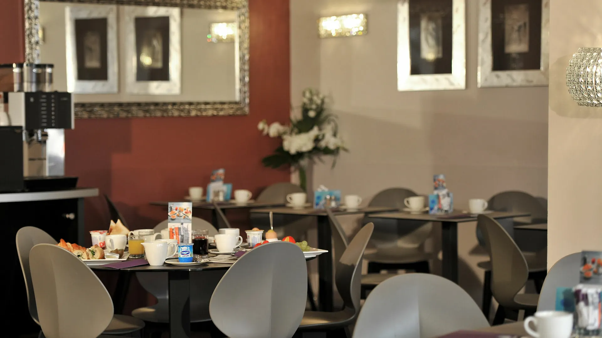 Mercure Paris Opera Faubourg Montmartre 4*,
